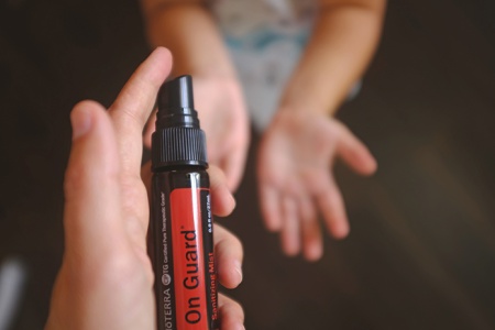 Картинка «Он гард» спрей дезинфицирующий для рук, doTERRA «On Guard» Sanitizing Mist, 27 мл от магазина dōTERRA