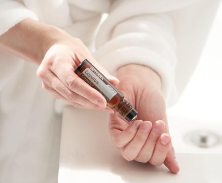 Картинка doTERRA Touch Копайба, Copaiba, роллер 10 мл от магазина dōTERRA