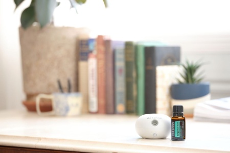 Картинка Набор doTERRA портативный диффузор Bubble с датчиком движения и масло Лимонная мята (Bergamot Mint), 15 мл от магазина dōTERRA